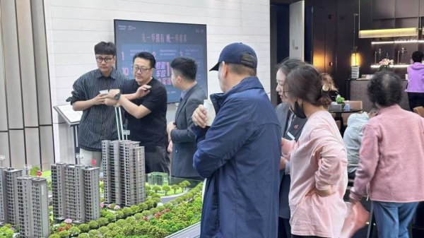 正规配资平台官网 财经聚焦丨活跃度提升&#32;“好房子”受期待——“五一”假期多地楼市观察